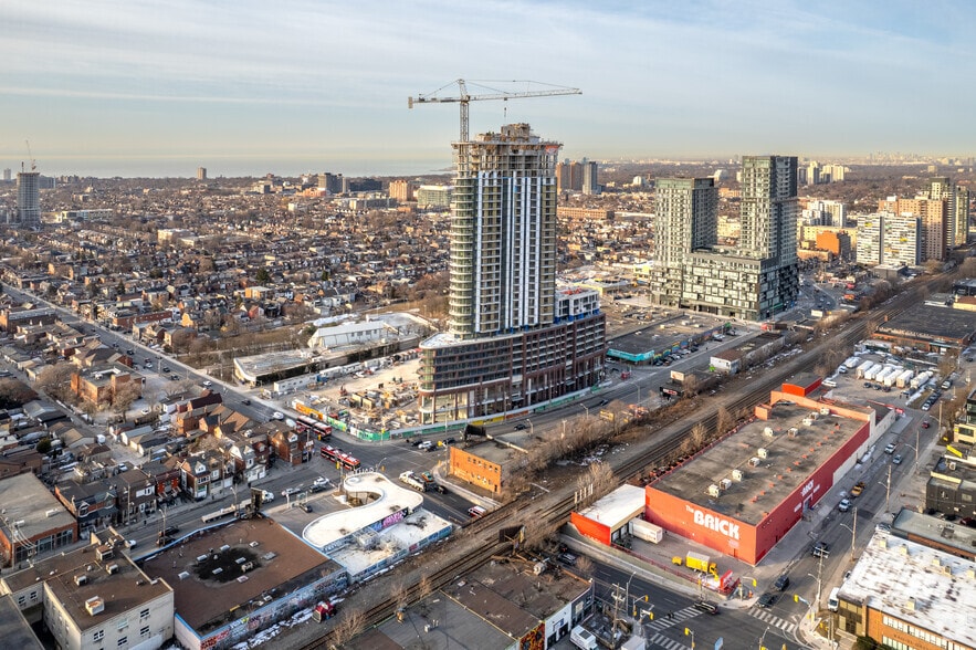 1245 Dupont St, Toronto, ON for lease - Building Photo - Image 2 of 4