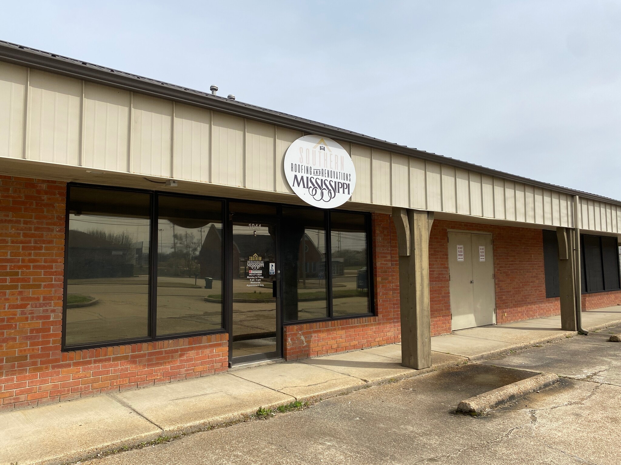 1040-1056 Cliff Gookin Blvd, Tupelo, MS for lease Building Photo- Image 1 of 1