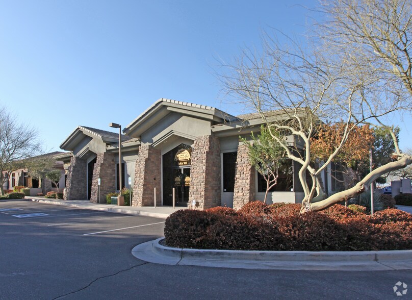 2173 E Warner Rd, Tempe, AZ à louer - Photo du bâtiment - Image 2 de 18