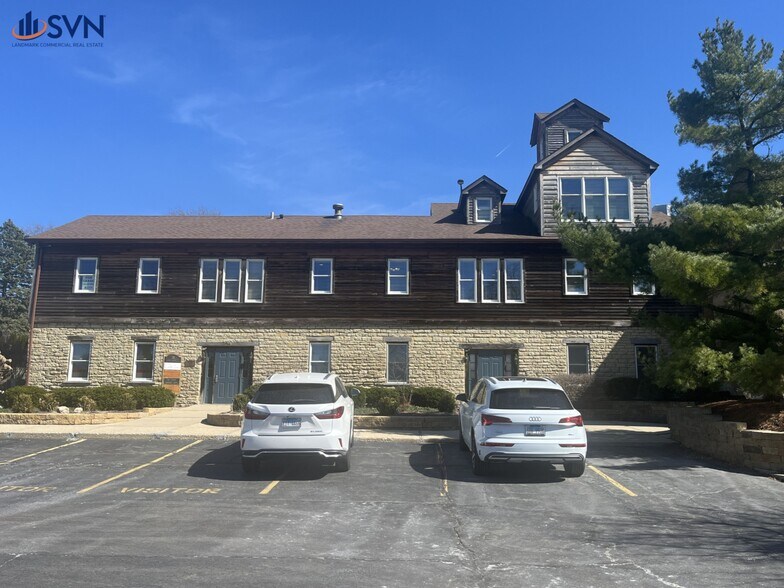 28 N Bennett St, Geneva, IL à louer - Photo du bâtiment - Image 2 de 7