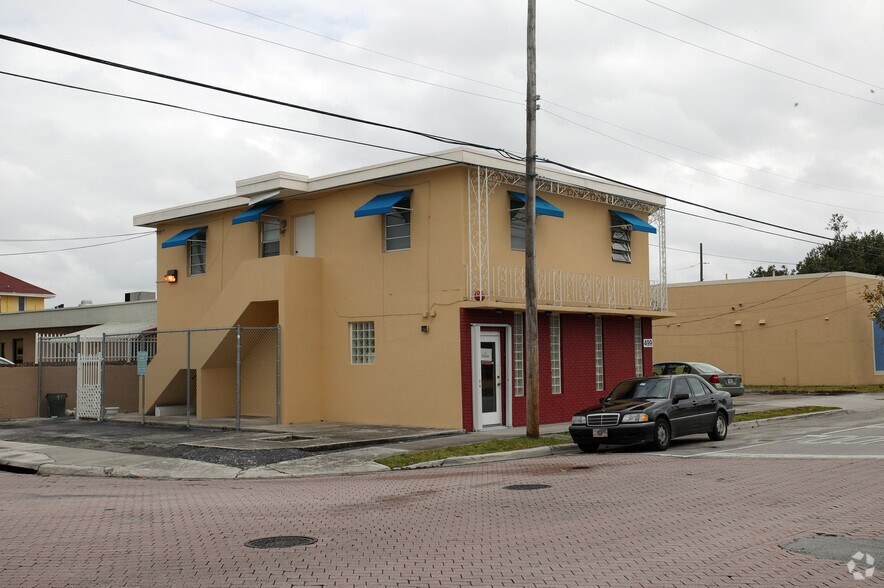 497 W 23rd St, Hialeah, FL à vendre - Photo du bâtiment - Image 2 de 12