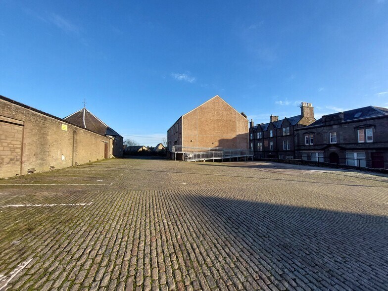 13 Market St, Forfar à vendre - Photo du bâtiment - Image 2 de 8