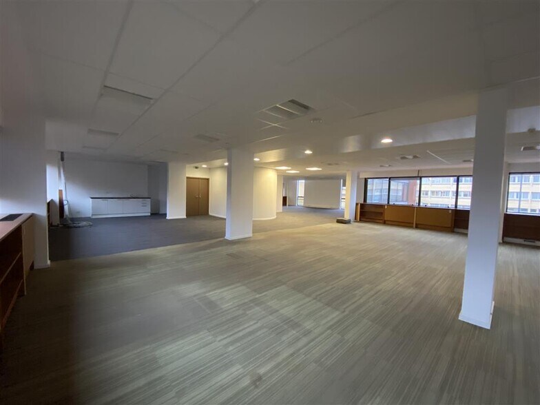 Office in Ivry-sur-Seine for lease - Building Photo - Image 2 of 9