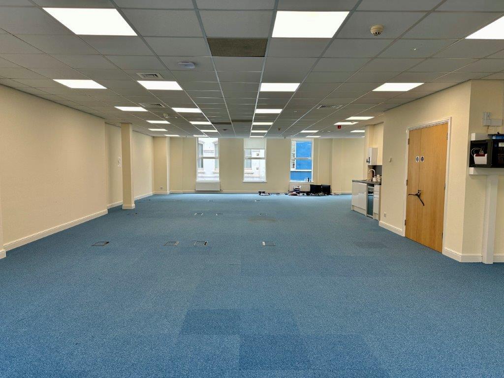 14 Athol St, Isle Of Man for lease Interior Photo- Image 1 of 3