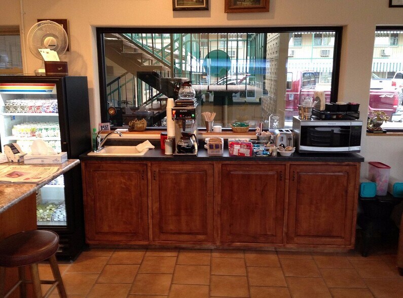 602 E 4th St, North Platte, NE à vendre - Photo du bâtiment - Image 3 de 10