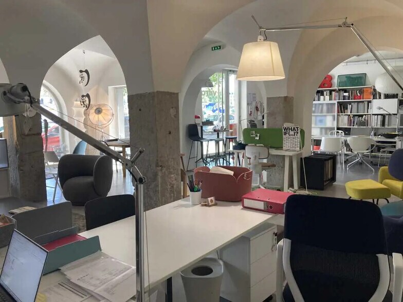 Office in Lyon for sale - Interior Photo - Image 2 of 6