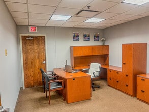 7725 98th St, Hickory Hills, IL for lease Building Photo- Image 1 of 1