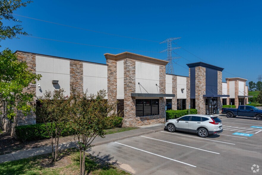 15366 Park Row, Houston, TX à louer - Photo du bâtiment - Image 3 de 35