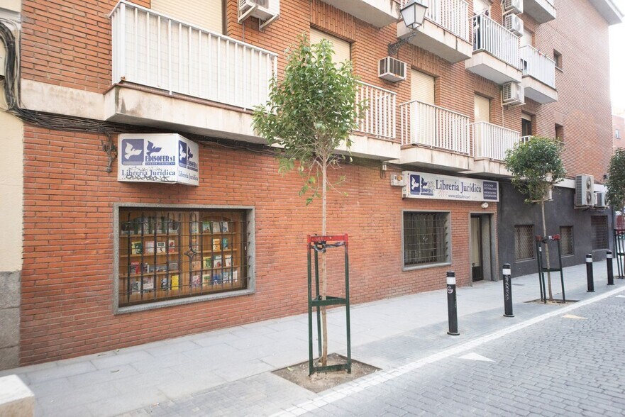 Immeuble residentiel dans Madrid, Madrid à vendre - Photo du bâtiment - Image 3 de 3