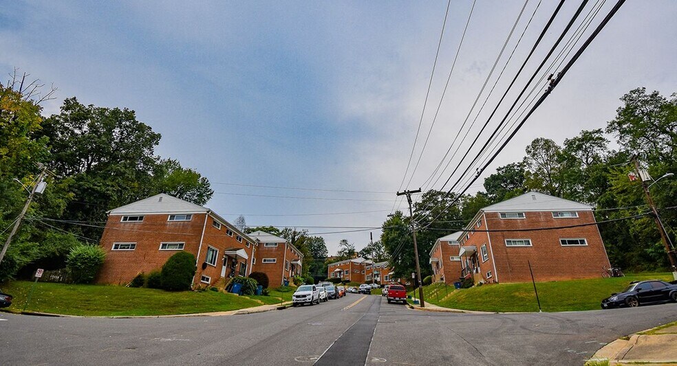 5017 8th Rd S, Arlington, VA à vendre - Photo principale - Image 1 de 1