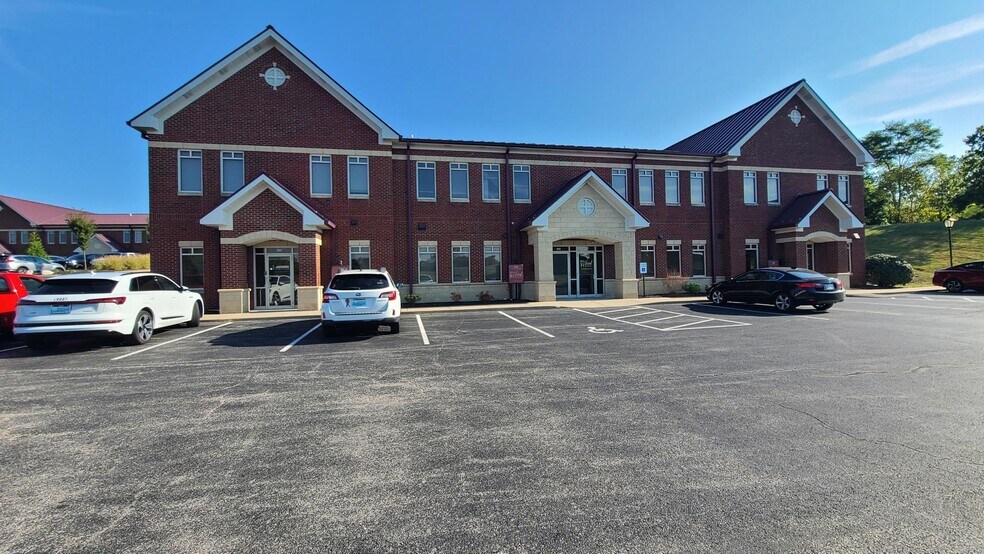 553 Centre View Blvd, Crestview Hills, KY à louer - Photo du bâtiment - Image 2 de 4