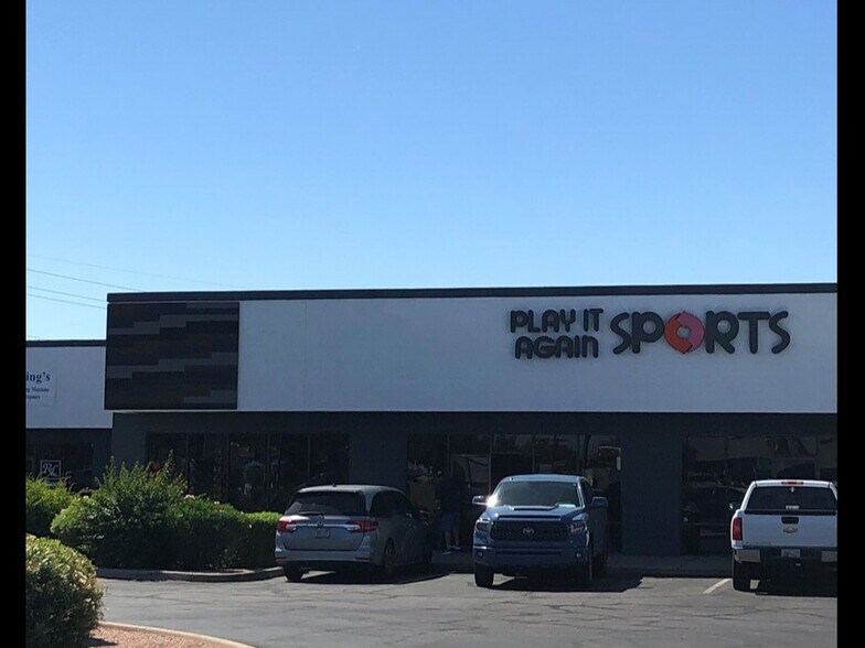 3111-3159 E Greenway Rd, Phoenix, AZ à louer - Photo du bâtiment - Image 1 de 8