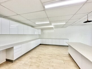Plus de détails pour 574 Botany Rd, Alexandria - Commerce de détail à louer