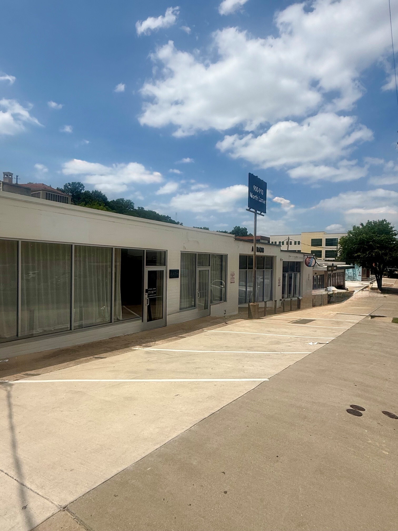 900-904 Lamar Blvd N, Austin, TX for lease Building Photo- Image 1 of 6