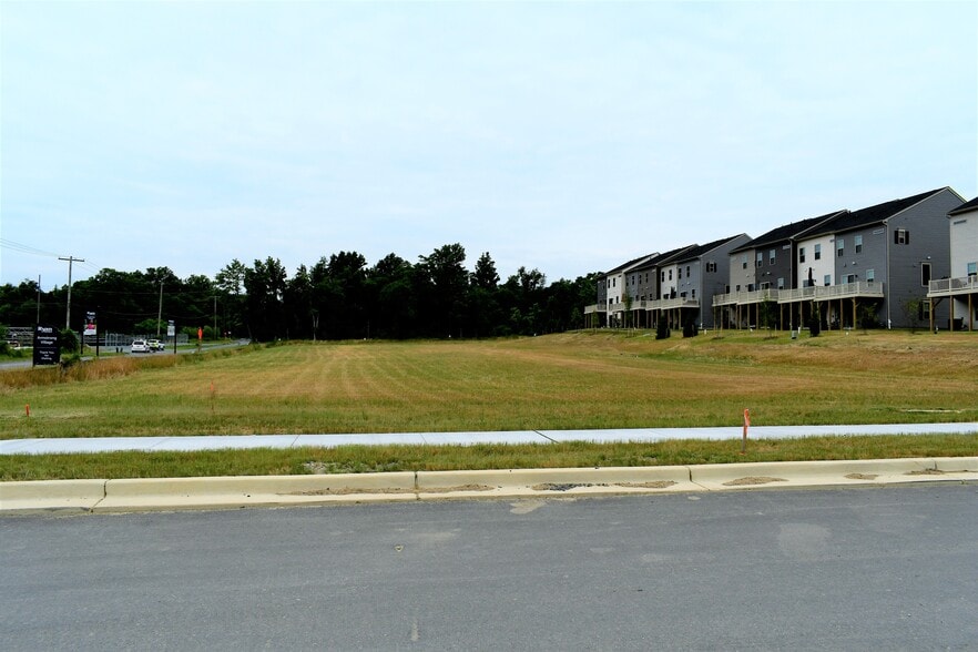 8904 Armstrong Ln, Upper Marlboro, MD for lease - Construction Photo - Image 3 of 5