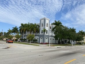 625 Tamiami Trl N, Naples, FL for sale Building Photo- Image 2 of 75