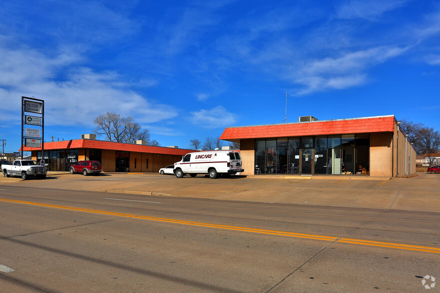 601-617 E Hartford Ave, Ponca City, OK for sale - Building Photo - Image 2 of 3