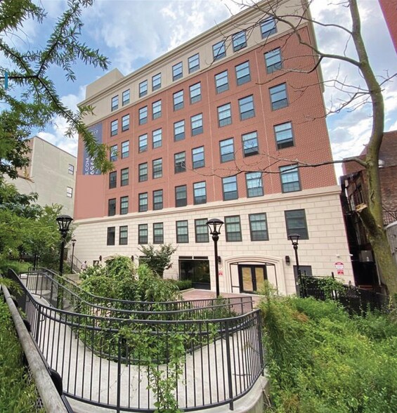 2 Mill St, Yonkers, NY à vendre - Photo du bâtiment - Image 2 de 53