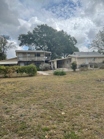 503 E Avenue G, Lampasas, TX à vendre - Photo du bâtiment - Image 1 de 11