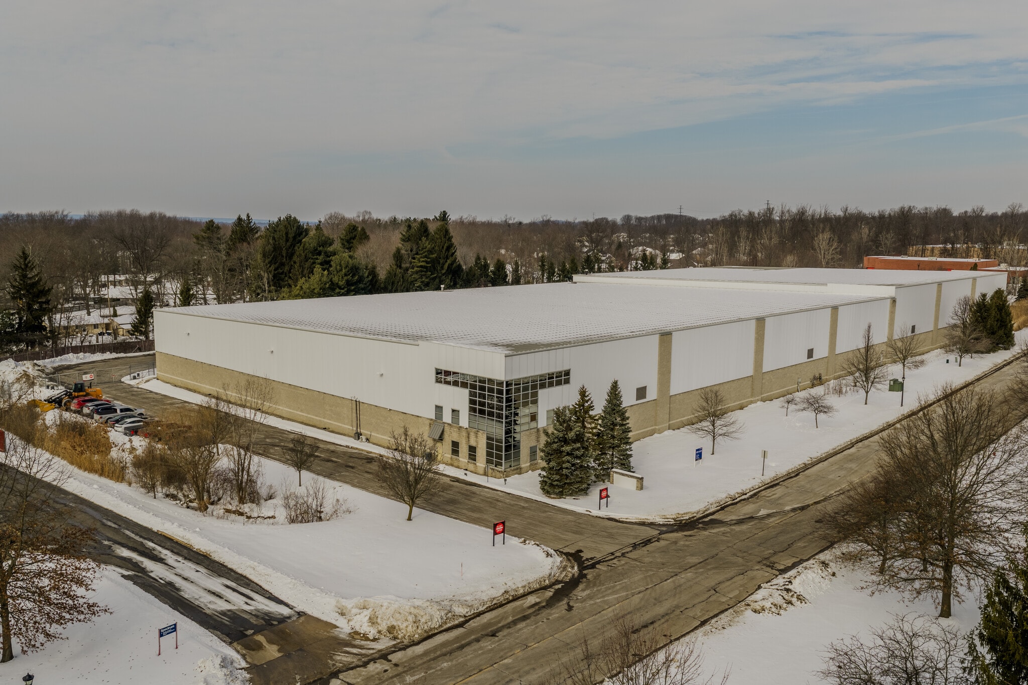 8295 Bavaria Dr, Macedonia, OH for lease Primary Photo- Image 1 of 12