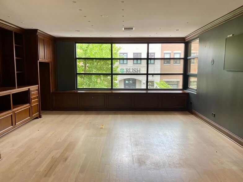 33 E 1st St, Hinsdale, IL for sale - Building Photo - Image 2 of 16
