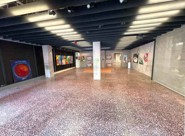 Plus de détails pour 215 W 9th St, Los Angeles, CA - Commerce de détail à louer