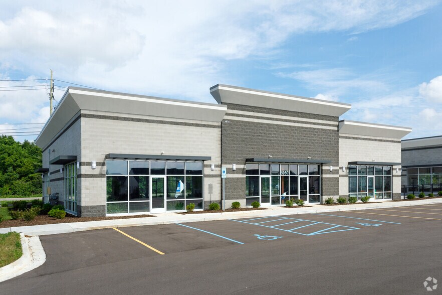 5950 S State Rd, Ann Arbor, MI à louer - Photo du bâtiment - Image 1 de 8