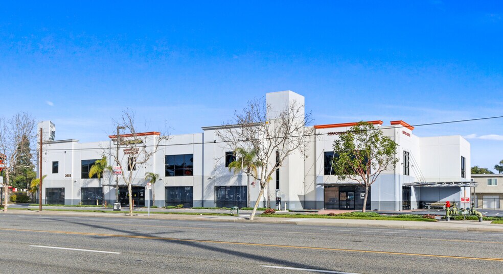 2635 W Orangethorpe Ave, Fullerton, CA à vendre - Photo du bâtiment - Image 2 de 13