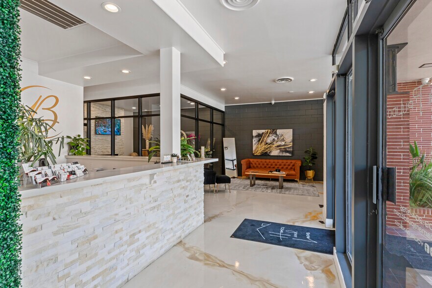 823 15th St, Modesto, CA à louer - Photo du bâtiment - Image 2 de 16