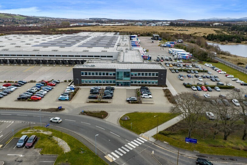 Pottishaw Rd, Bathgate à louer - Photo du bâtiment - Image 3 de 10