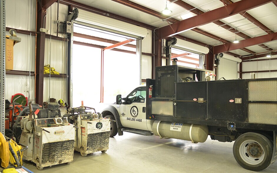 13085 Harmon Rd, Fort Worth, TX for lease - Building Photo - Image 3 of 26