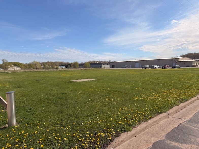 805 Prospect Ave, Osceola, WI for lease - Building Photo - Image 3 of 15