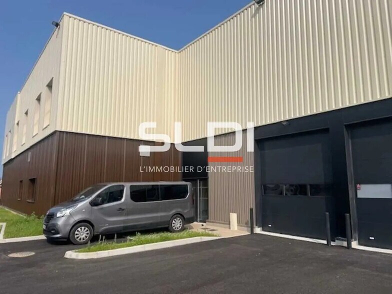 Local d'activités dans Rillieux-la-Pape à vendre - Photo du bâtiment - Image 2 de 7