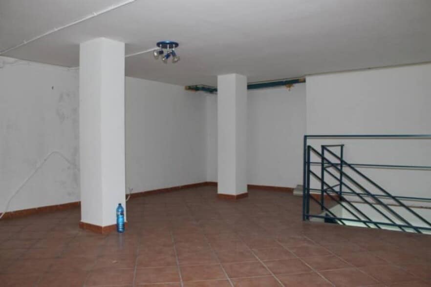 Immeuble residentiel dans Sant Andreu de la Barca, Barcelona à vendre - Photo intérieure - Image 1 de 1