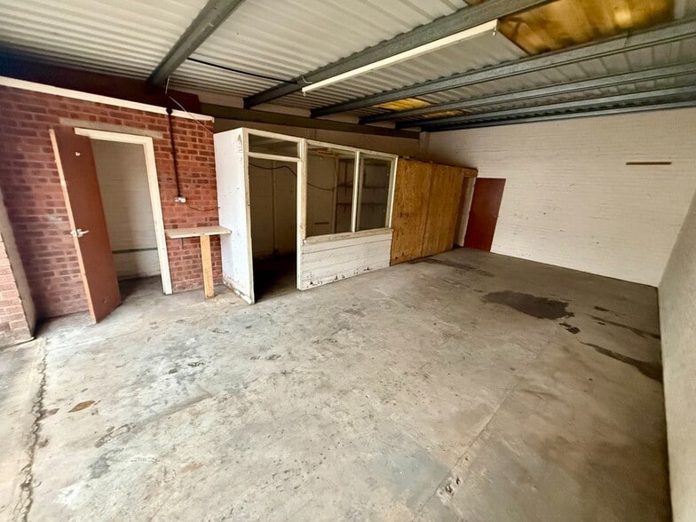 George St, Barwell for lease - Interior Photo - Image 2 of 6