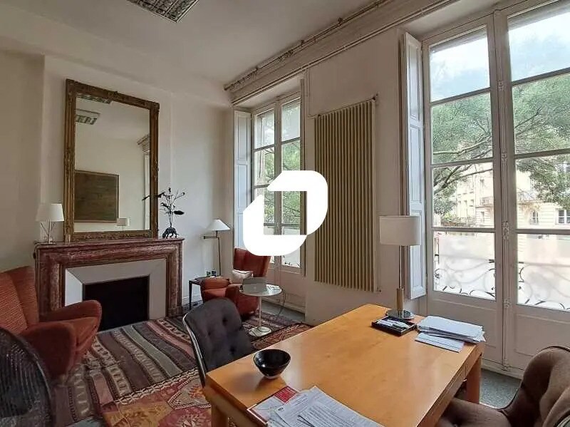 Office in Bordeaux for lease Interior Photo- Image 1 of 9