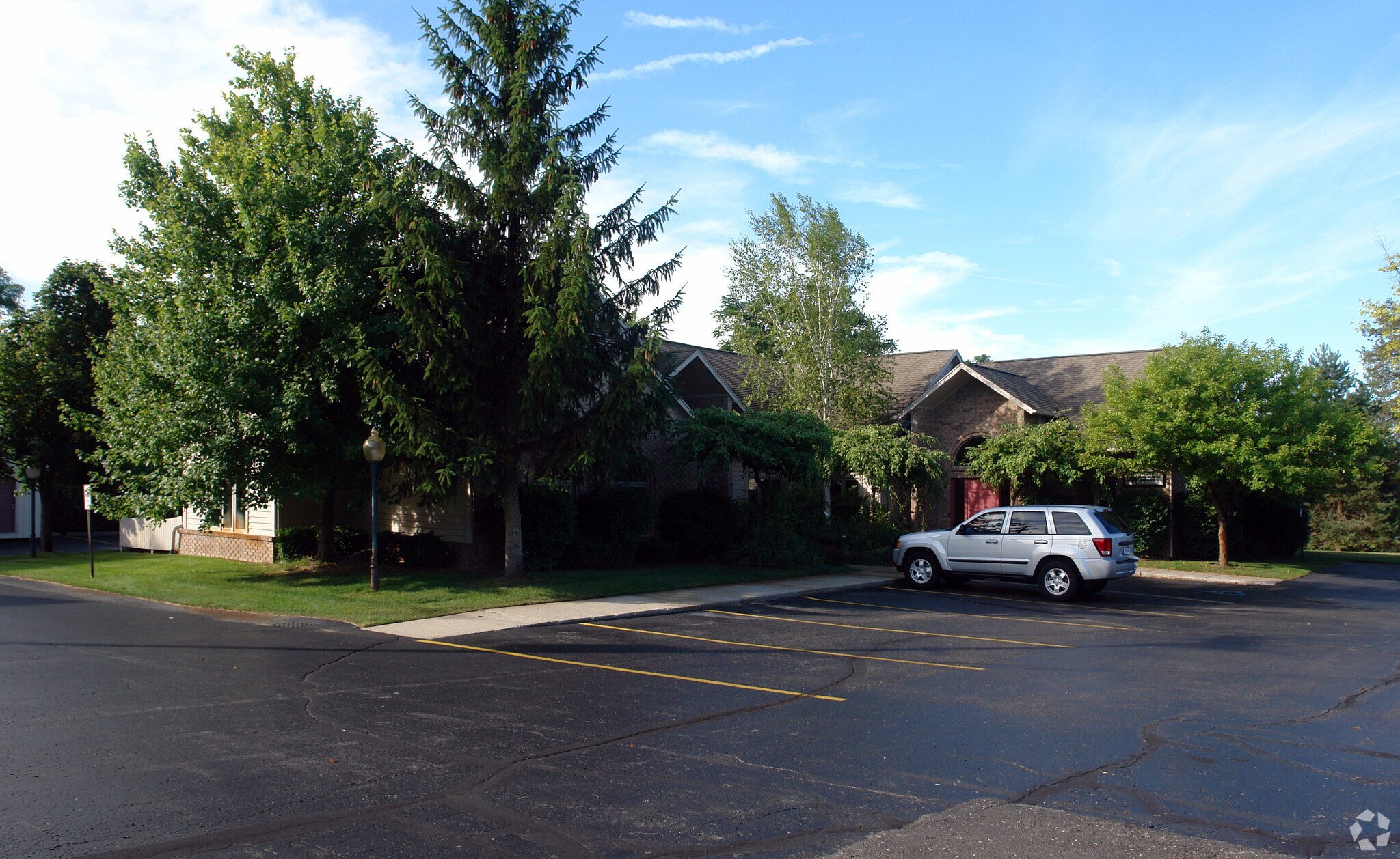 1097 Union Lake Rd, White Lake Township, MI for lease Primary Photo- Image 1 of 6