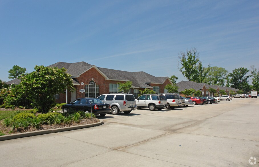 9270 Siegen Ln, Baton Rouge, LA à louer - Photo du bâtiment - Image 2 de 5