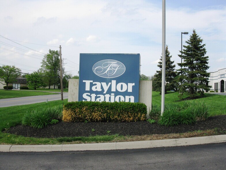 1010 Taylor Station Rd, Gahanna, OH à louer - Photo du bâtiment - Image 3 de 3