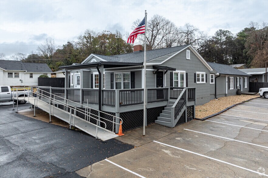 1009 N Tennessee St, Cartersville, GA à vendre - Photo du bâtiment - Image 1 de 21