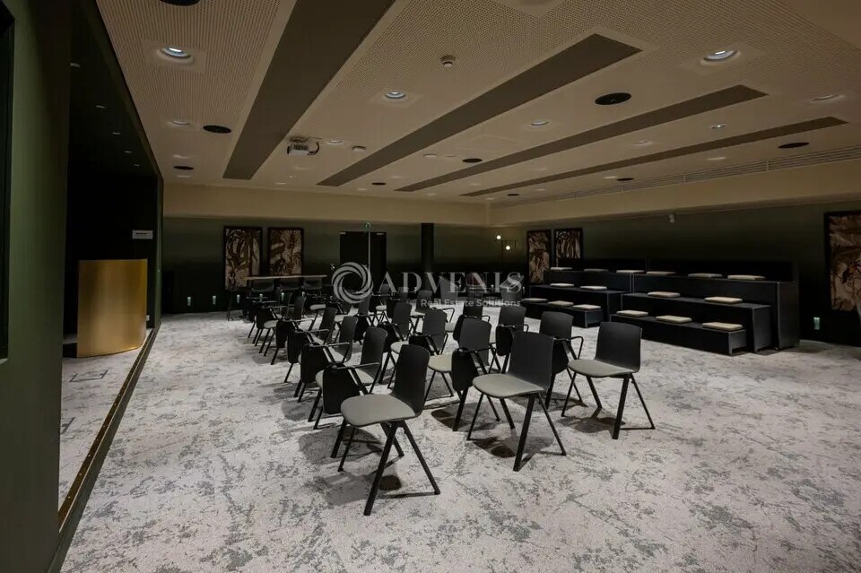 Office in Courbevoie for lease Building Photo- Image 1 of 13