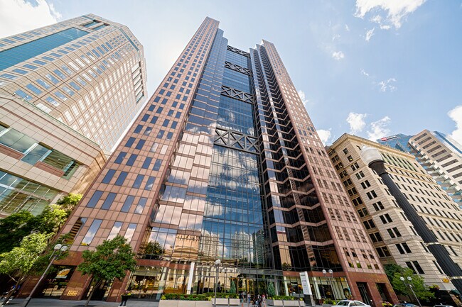 Plus de détails pour 41 S High St, Columbus, OH - Bureau, Commerce de détail à louer