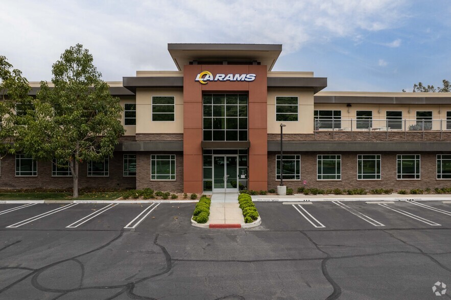 29899 Agoura Rd, Agoura Hills, CA for lease - Building Photo - Image 2 of 4