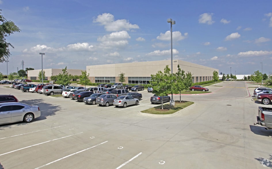 4950 Amon Carter Blvd, Fort Worth, TX for lease - Building Photo - Image 1 of 5