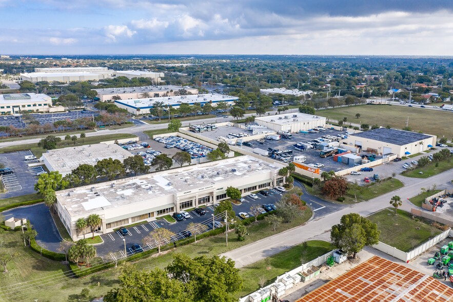 11931-11971 NW 37th St, Coral Springs, FL à vendre - Photo du bâtiment - Image 2 de 5