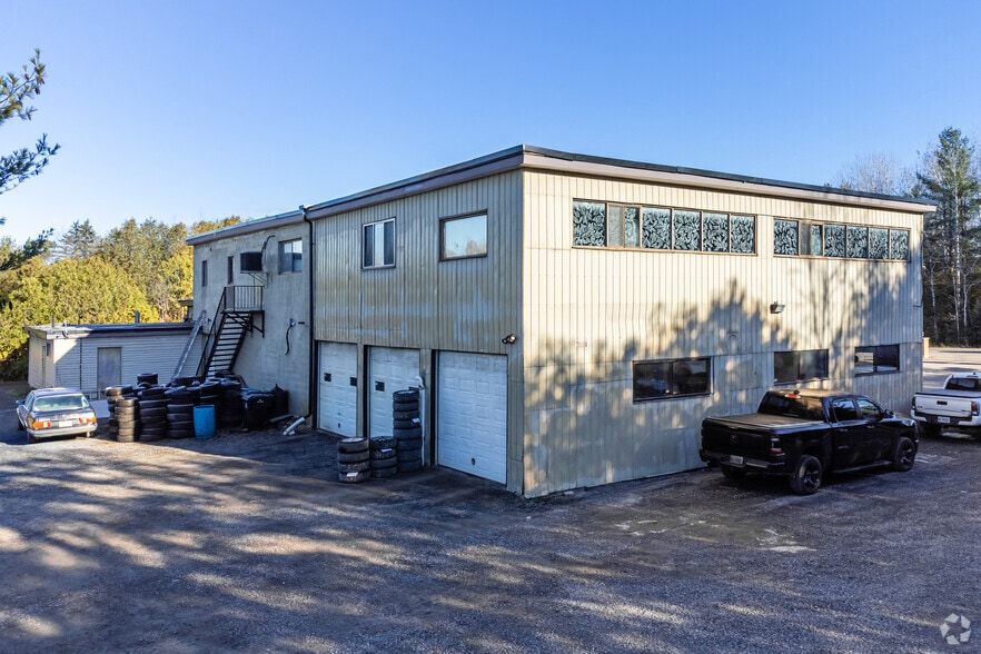 822 Cedarview Rd, Ottawa, ON for lease - Building Photo - Image 3 of 4