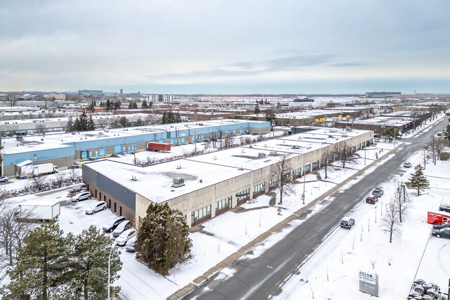 500-548 Av Meloche, Dorval, QC à louer - Aérien - Image 2 de 14