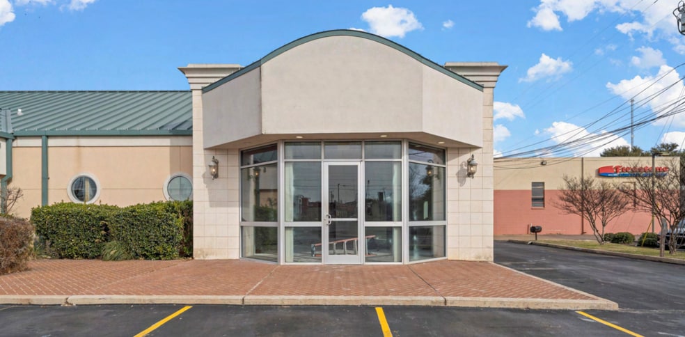 1025 N Valley Mills Dr, Waco, TX for lease - Building Photo - Image 1 of 5