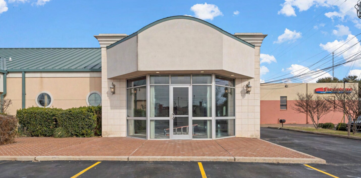 1025 N Valley Mills Dr, Waco, TX for lease Building Photo- Image 1 of 6
