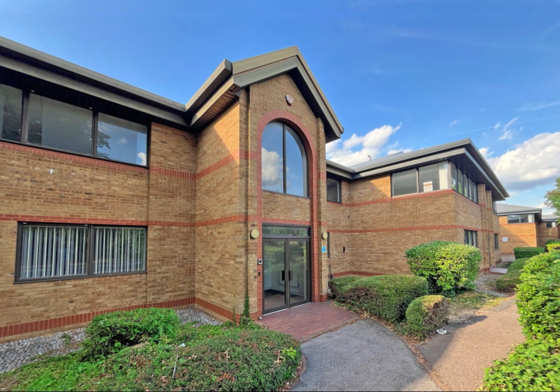 151-163 Dixons Hill Rd, North Mymms for lease Building Photo- Image 1 of 3